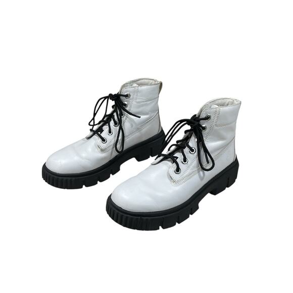 Timberland Boots Greyfield White/Black Size 9 Women’s Shoe-Outdoors Hiking EUC - Picture 1 of 14